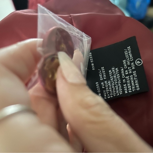 Nikki Jones crushed red hooded faux fur jacket NWT - Picture 9 of 10